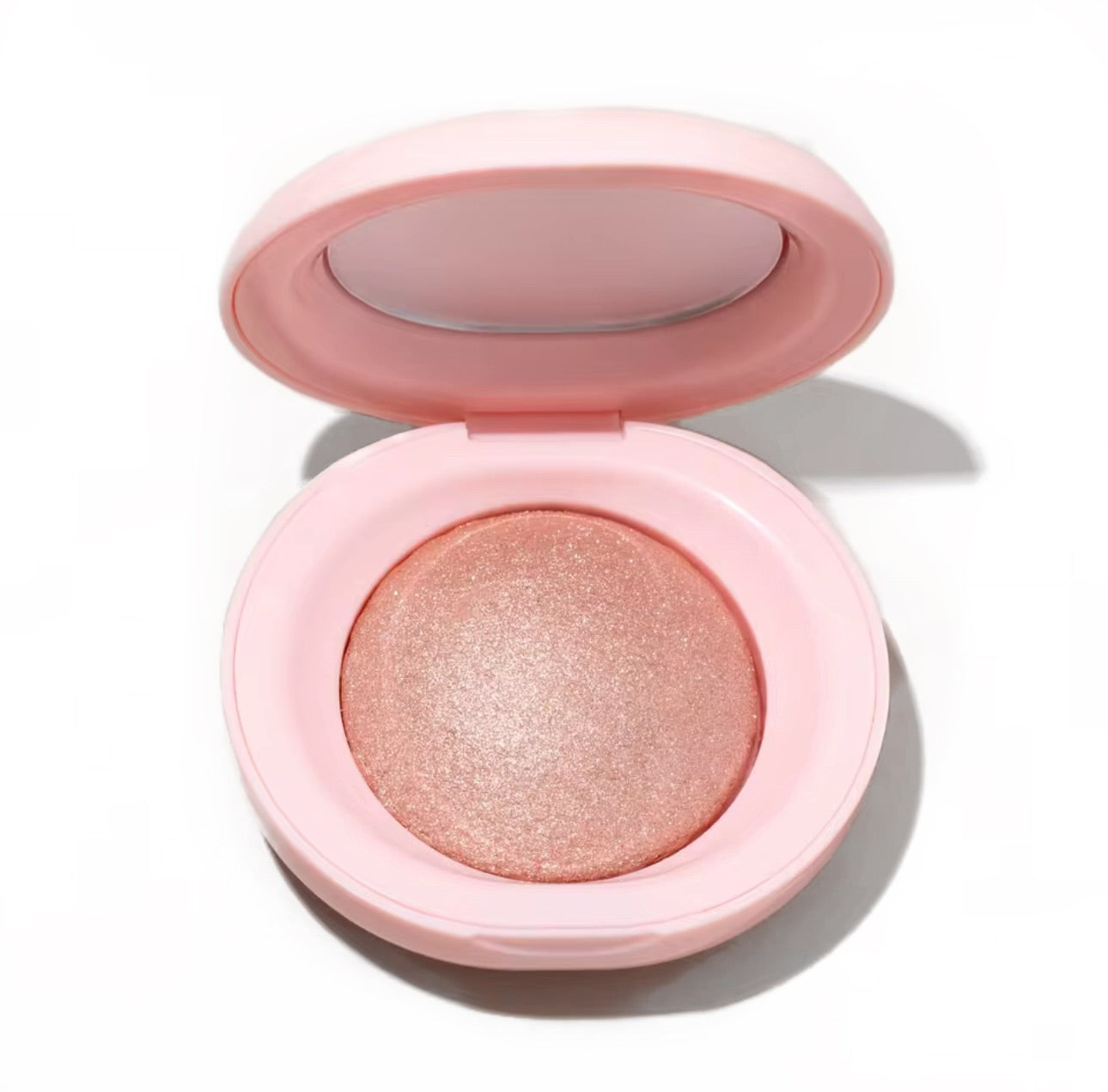 SILK DIAMOND HIGHLIGHTER de DIDI 24 BEAUTY: Iluminador en polvo con una textura suave y sedosa que aporta un brillo luminoso y radiante al rostro. Fórmula de larga duración, ideal para un acabado sofisticado y natural