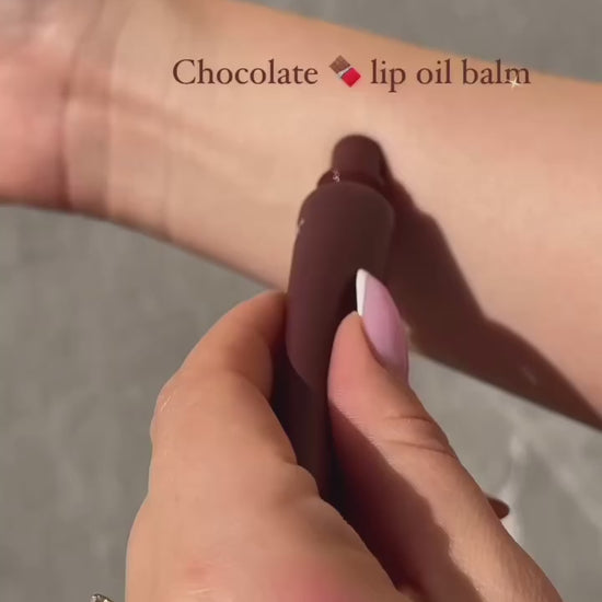 lip oil balm chocolate de didi 24 beauty bálsamo aceite hidratante con olor a chocolate para un maquillaje perfecto color marrón, belleza , con vitamina e y acido hialurnico 