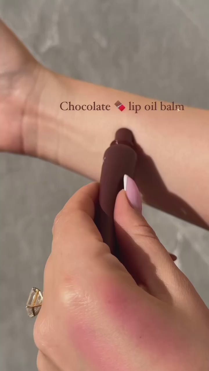lip oil balm chocolate de didi 24 beauty bálsamo aceite hidratante con olor a chocolate para un maquillaje perfecto color marrón, belleza , con vitamina e y acido hialurnico 